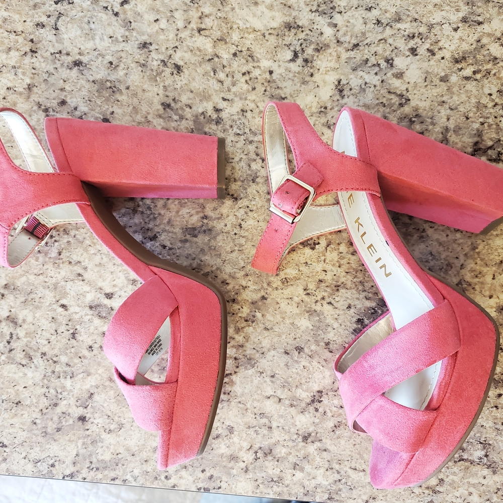 Anne Klein Women's Pink Heels - Picture 3 of 8